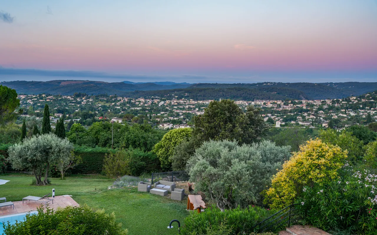 What most people get wrong about a luxury villa rental French Riviera vacation