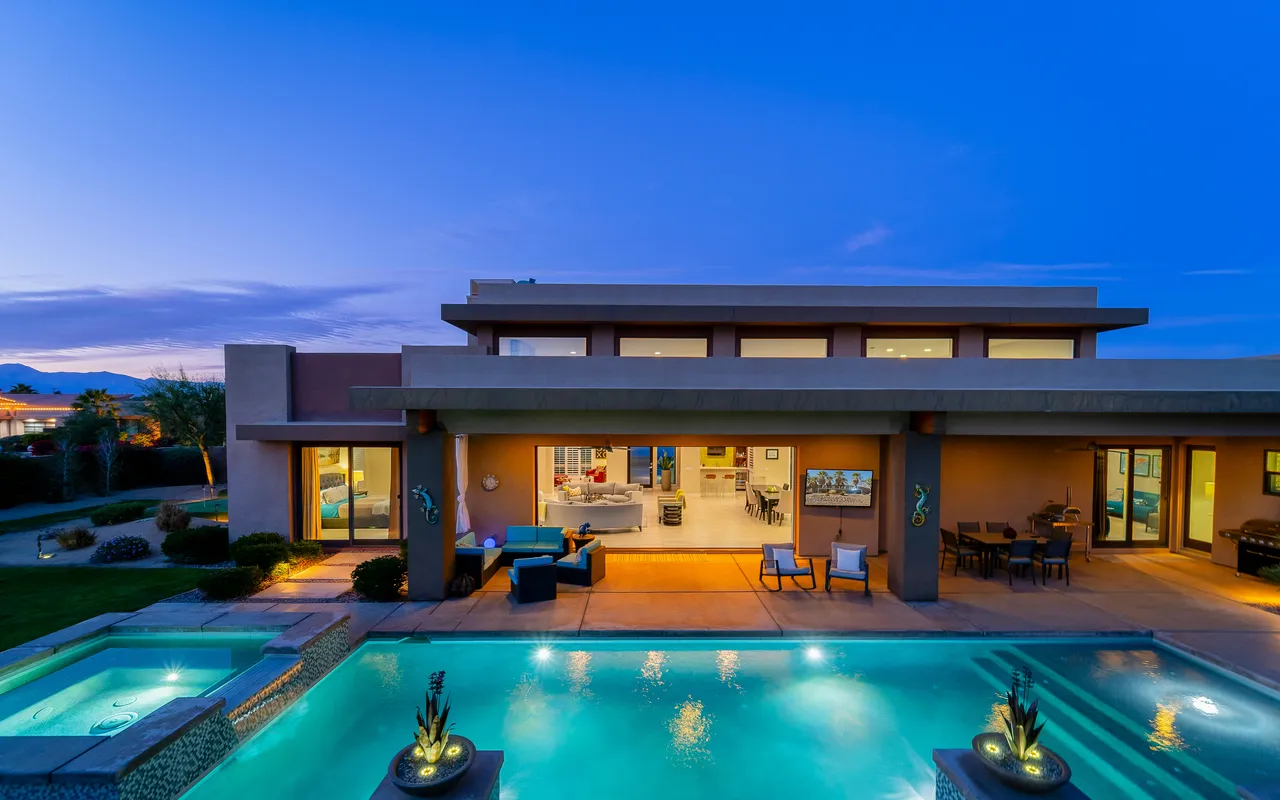 Villa avec piscine privée ou hôtel cinq étoiles sur la Côte d'Azur, que choisir vraiment pour l'été ? — Quel budget prévoir pour une location Airbnb villa avec piscine privée côte d'azur ?